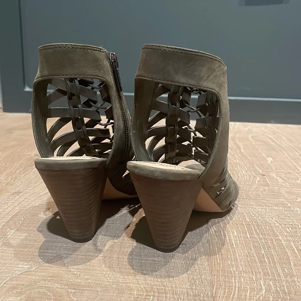 Vince Camuto Heels - Picture 4 of 4